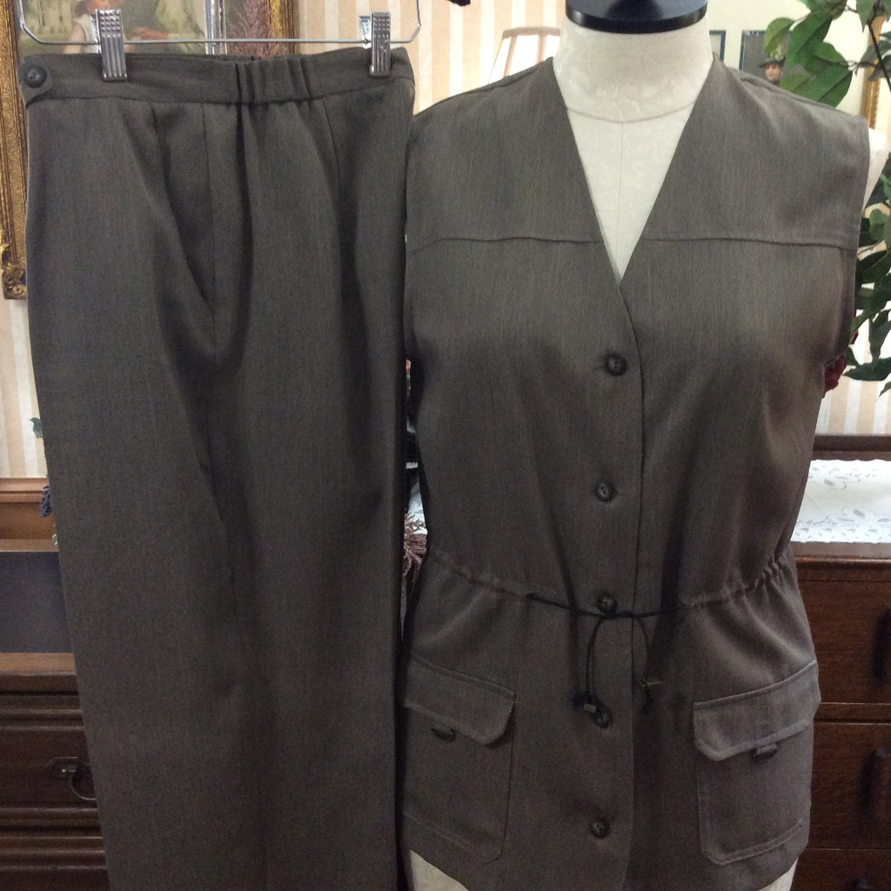 Cool Summer Casual Mocha Brown 2pc Pantsuit by CLICK Size 12